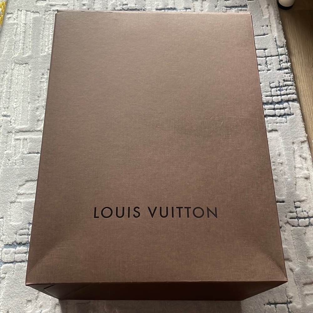 Box Louis Vuitton